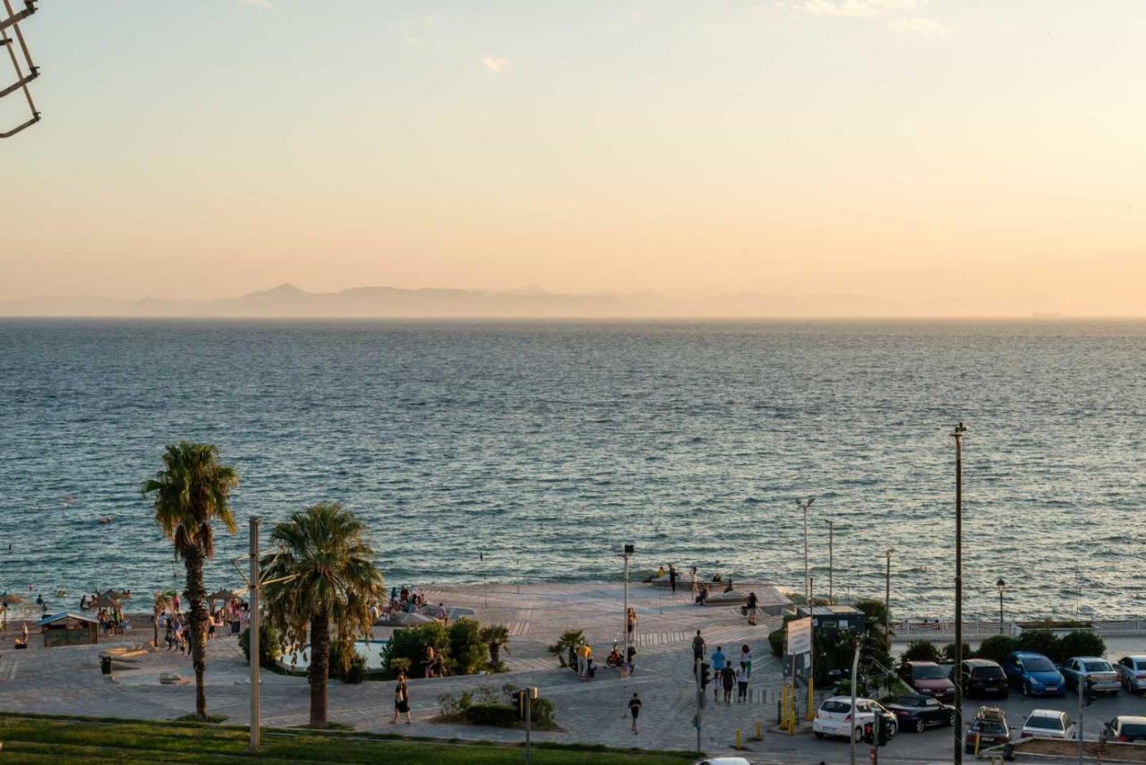Flisvos Elite Seafront Luxury Apartment Atene Esterno foto