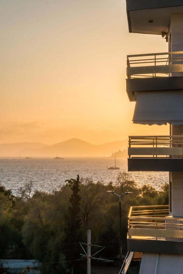Flisvos Elite Seafront Luxury Apartment Atene Esterno foto