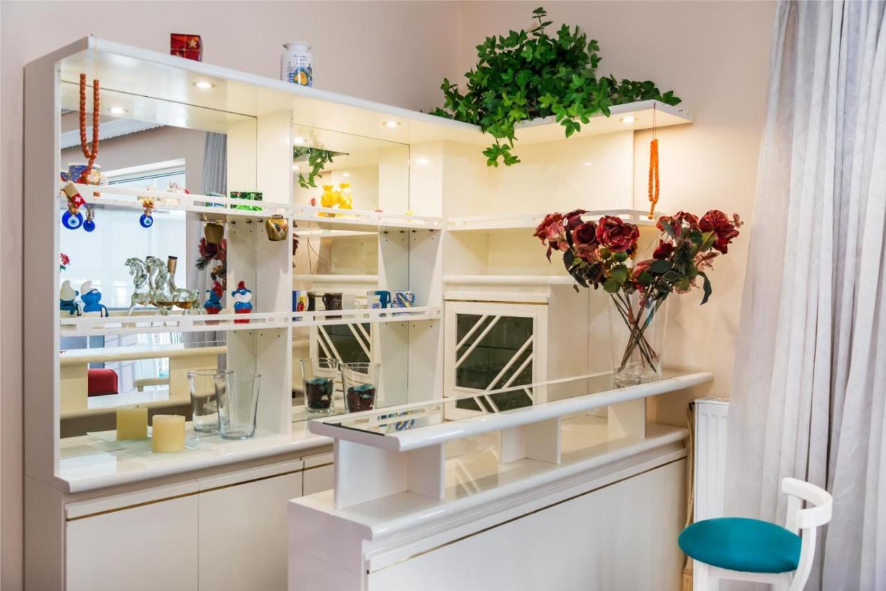 Flisvos Elite Seafront Luxury Apartment Atene Esterno foto