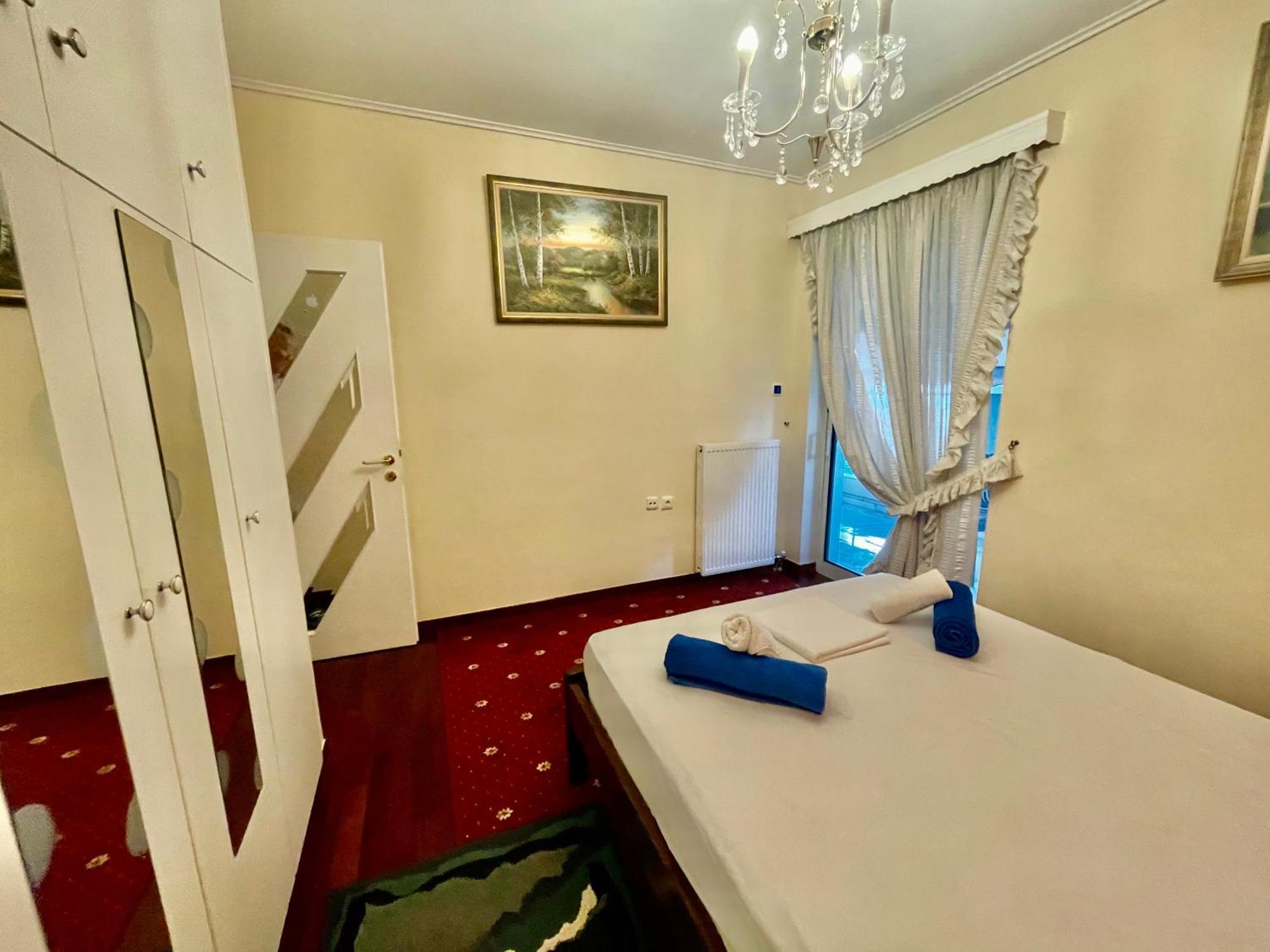 Flisvos Elite Seafront Luxury Apartment Atene Esterno foto